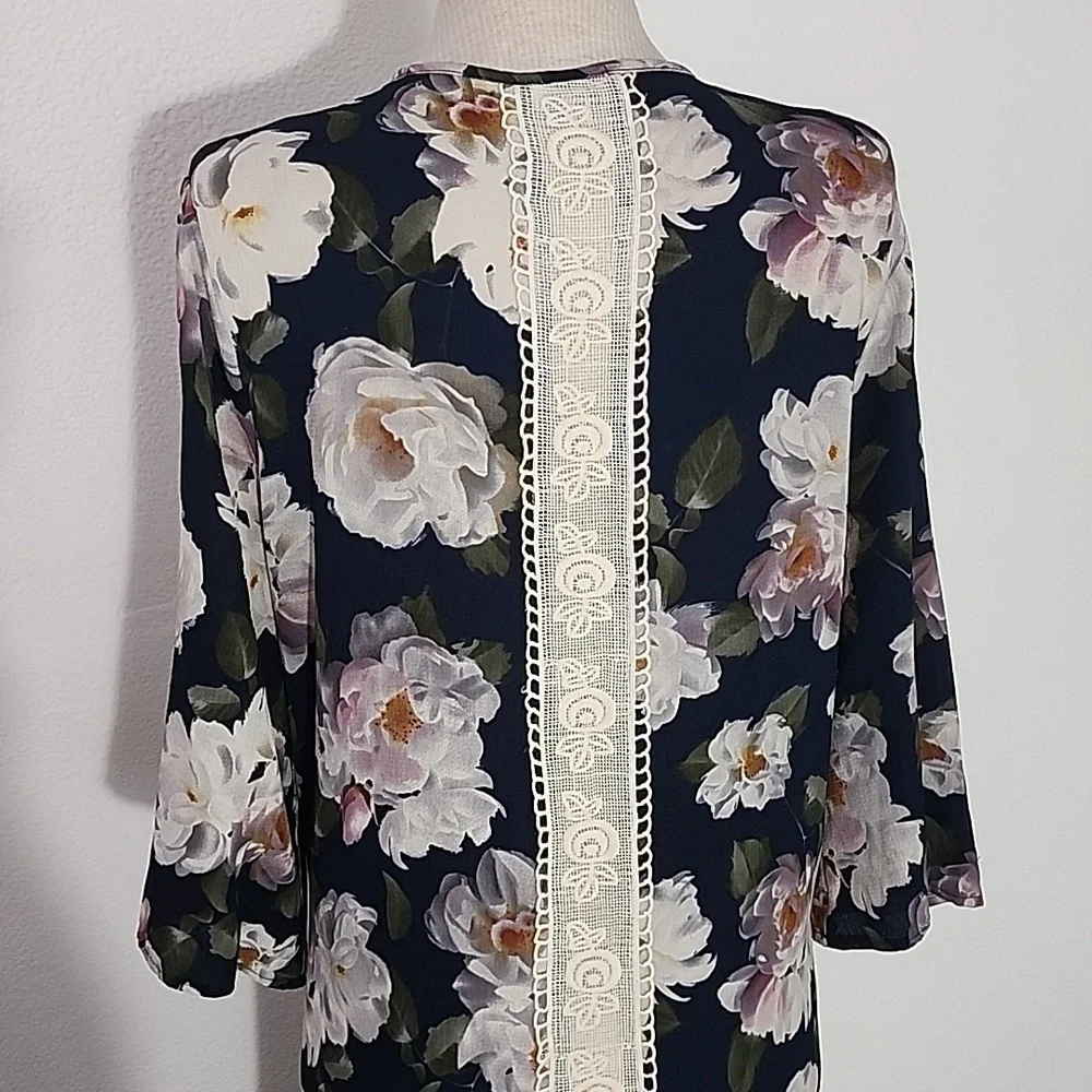 Umgee Kimono Large Flowers Lace Strip On Back Navy Multi Size S